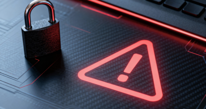 advertencia-de-ciberseguridad-candado-y-signo-de-exclamacion-rojo